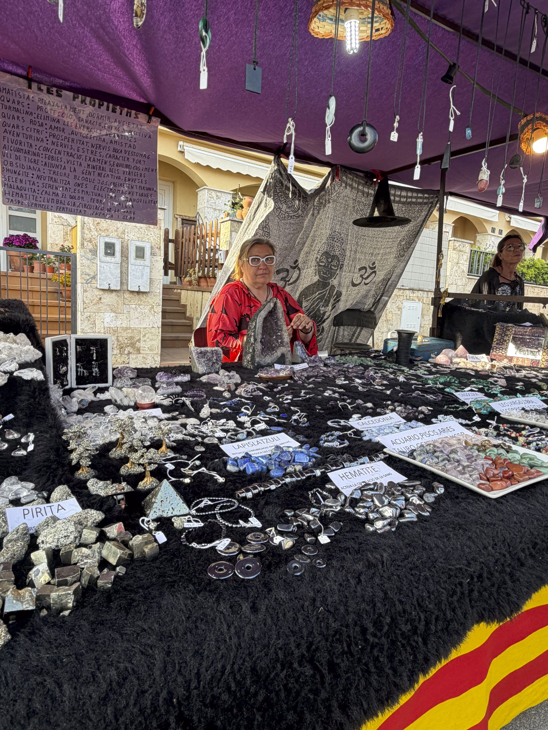 Parada de minerals, cristalls i joies de pedres naturals al mercat de la Festa de la Malvaella 2026